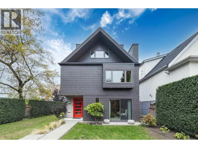 2505 ADANAC STREET, Vancouver, British Columbia V5K2M6