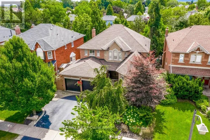 2080 MCKERLIE CRESCENT, Burlington (Rose), Ontario L7M4E8