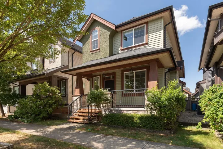 7273 192A STREET, Surrey, British Columbia V4N5Y3