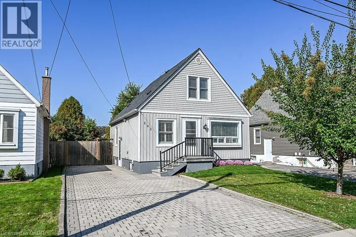 202 EAST 26TH Street, Hamilton, Ontario L8V3C8