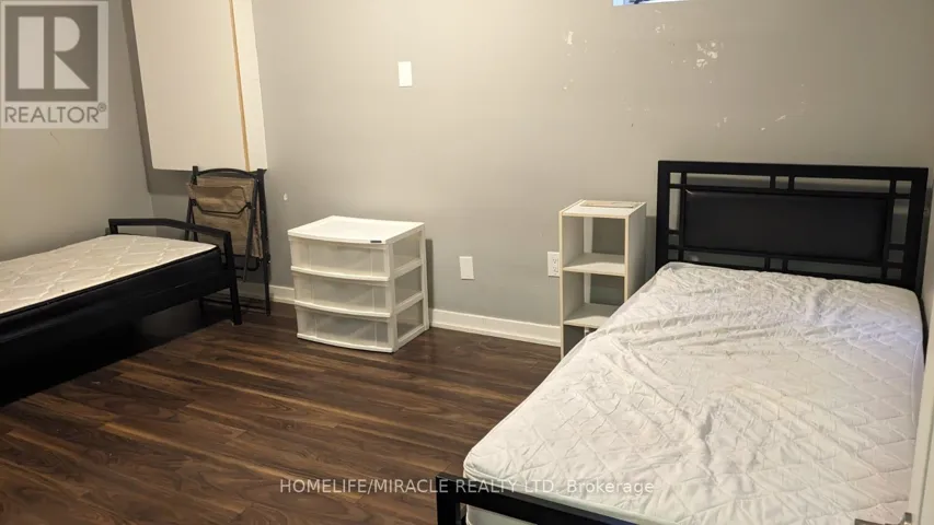 34 BALLYCASTLE CRESCENT, Brampton (Heart Lake West), Ontario L6Z2T6