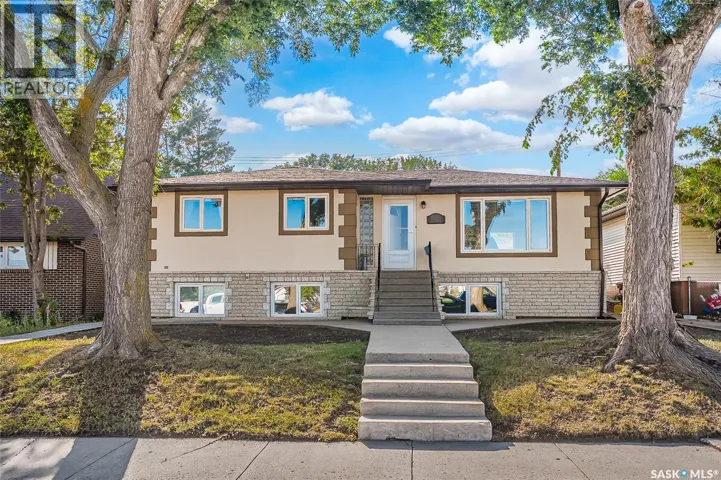 517 O AVENUE N, Saskatoon, Saskatchewan S7L2V4