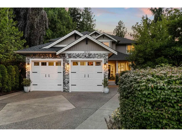 35703 ST ANDREWS COURT, Abbotsford, British Columbia V3G2Z3