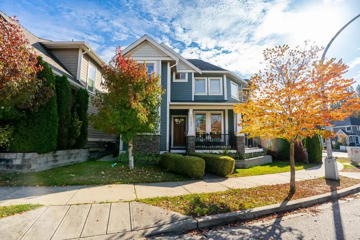 14702 32A AVENUE, Surrey, British Columbia V4P1Z8