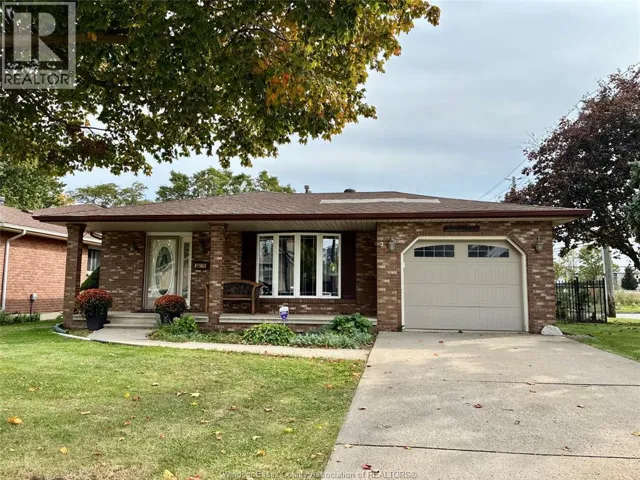 3596 HEMLOCK AVENUE, Windsor, Ontario N8R1Z9