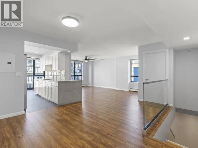 289 DRAKE STREET, Vancouver, British Columbia V6B5Z6