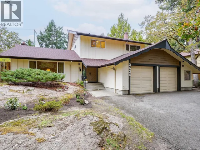 3536 Henderson Rd, Oak Bay, British Columbia V8P5B1