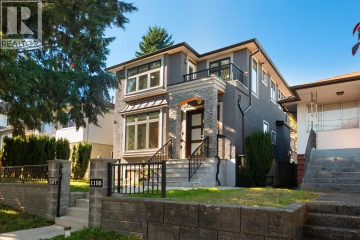 1195 NOOTKA STREET, Vancouver, British Columbia V5K4E6