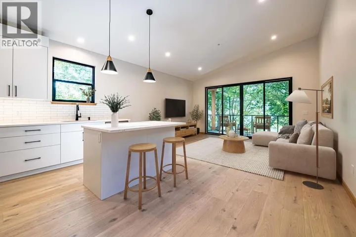916 CARBONATE Street Unit# 2, Nelson, British Columbia V1L4R4