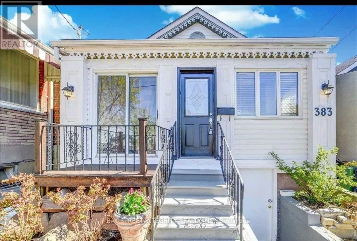 383 SILVERTHORN AVENUE, Toronto (Keelesdale-Eglinton West), Ontario M6M3H1