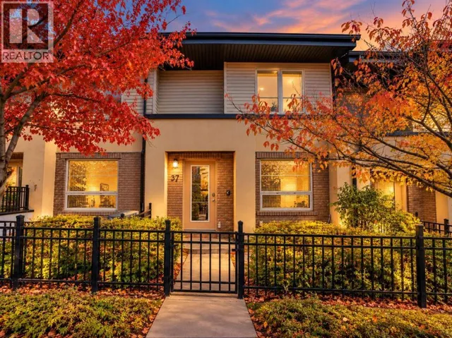 37 Aspen Hills Common SW, Calgary, Alberta T3H0R7