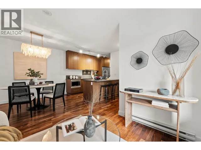 256 250 E 6TH AVENUE, Vancouver, British Columbia V5T0B7