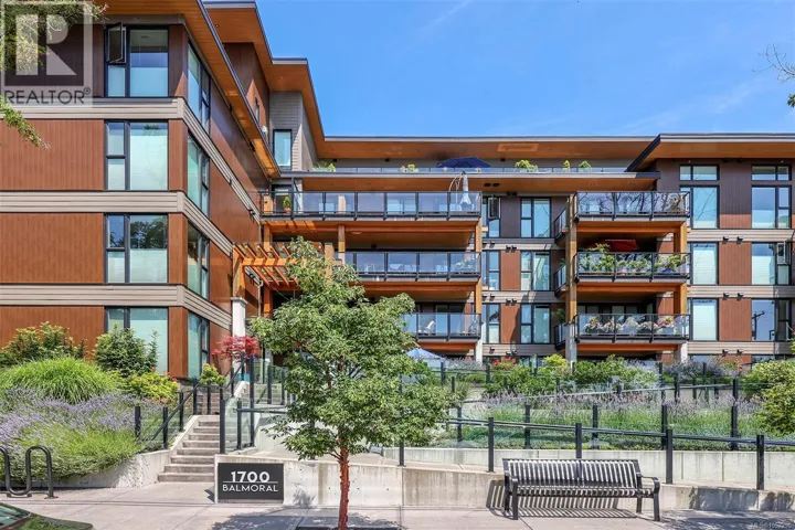 208 1700 Balmoral Ave, Comox, British Columbia V9M2N1