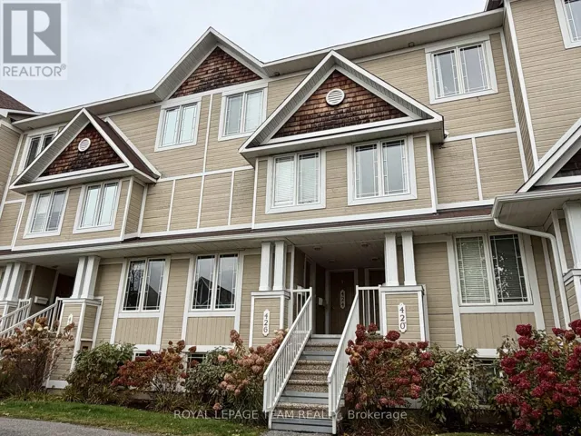 13 - 424 HILLSBORO PRIVATE, Ottawa, Ontario K2M3A8