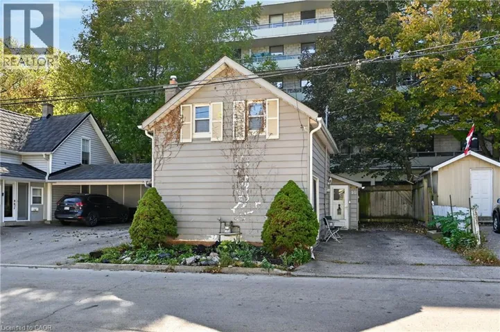 10 MAPLE Avenue, Stoney Creek, Ontario L8G2N9
