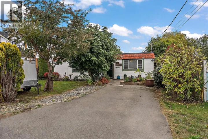 9671 Sixth St, Sidney, British Columbia V8L2W4
