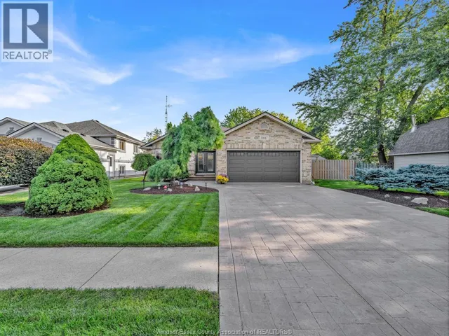 11647 DILLON, Windsor, Ontario N8P1L3