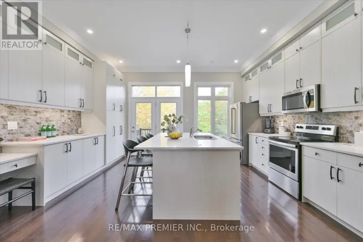 86 GOLDEN TRAIL, Vaughan (Patterson), Ontario L6A5A1