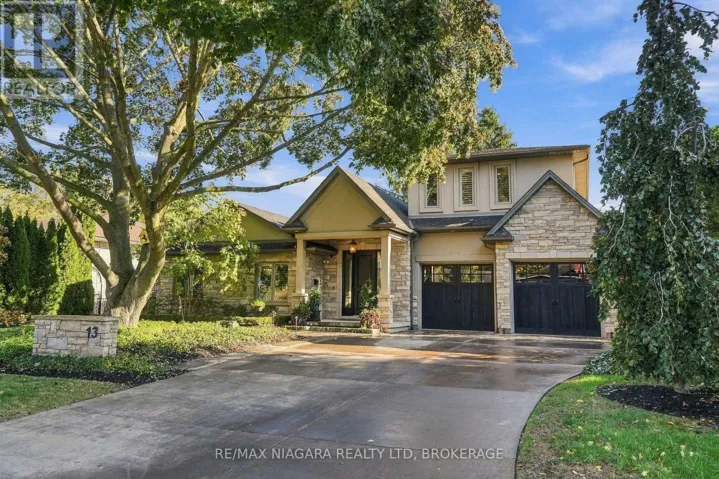 13 ROYAL HENLEY BOULEVARD, St. Catharines (Martindale Pond), Ontario L2N4R7