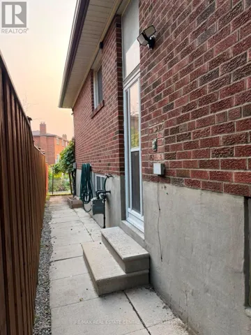 BASEMENT - 82 SHARPECROFT BOULEVARD, Toronto (York University Heights), Ontario M3J1P4