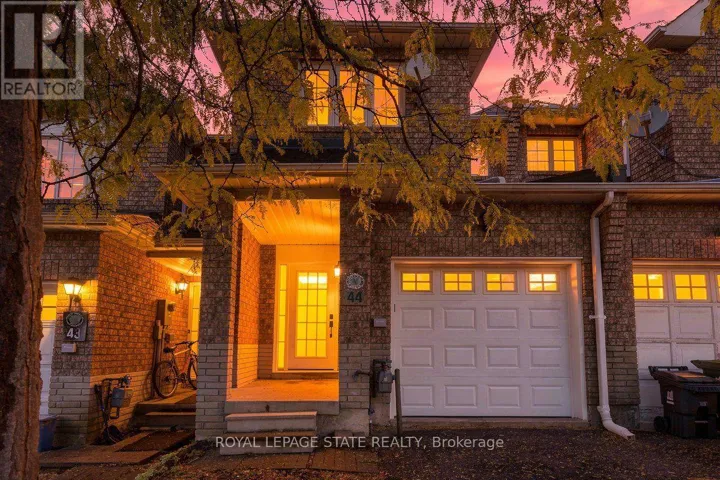 44 VIEWCREST CIRCLE, Toronto (West Humber-Clairville), Ontario M9W7G6