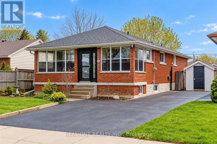 UPPER - 25 TERRACE DRIVE, Hamilton (Balfour), Ontario L9A2Y5