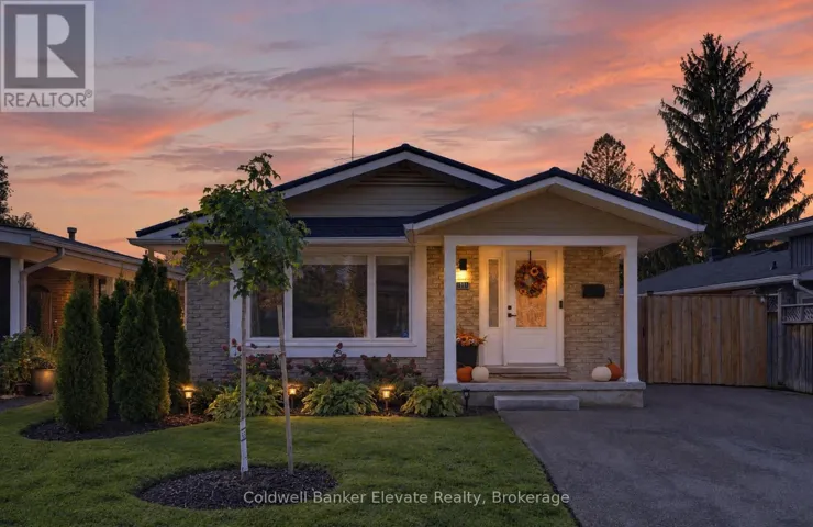 111 KINGSWOOD DRIVE, Kitchener, Ontario N2E1B2