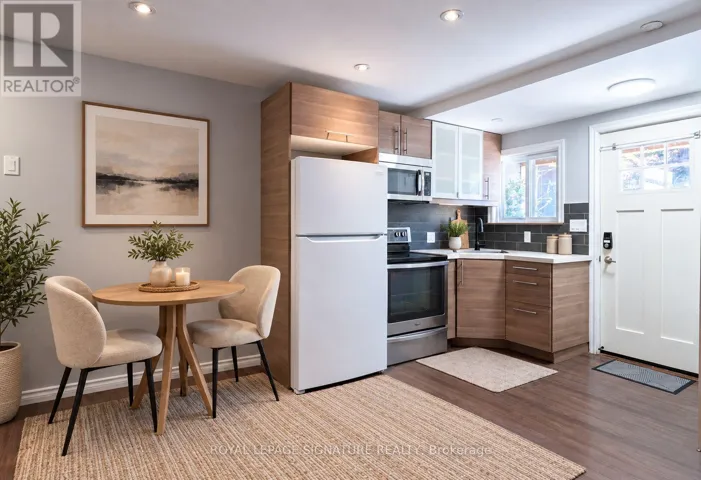 LOWER - 695 WOODBINE AVENUE, Toronto (East End-Danforth), Ontario M4E2J3