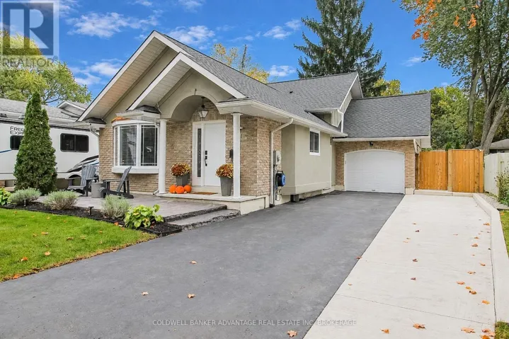 11 FALLINGBROOK DRIVE, Pelham (Fonthill), Ontario L0S1E0