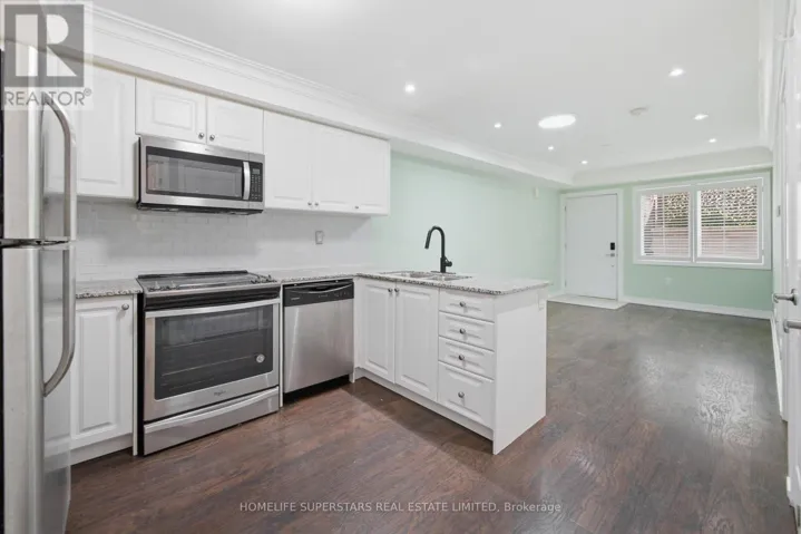413 - 8 DRUMMOND STREET, Toronto (Mimico), Ontario M8V1Y8