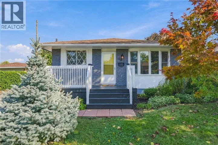 11 DAWN Road, St. Catharines, Ontario L2N4M7