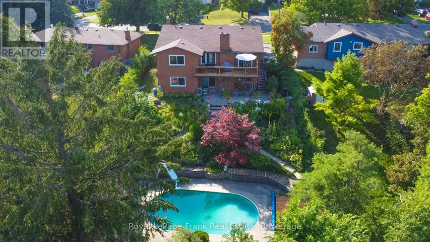 1561 CHERRYHILL ROAD, Peterborough (Monaghan Ward 2), Ontario K9K1A7