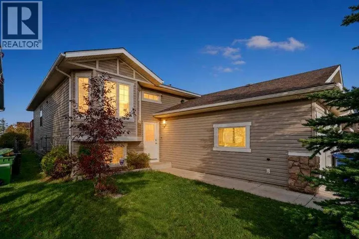 445 Stonegate Way NW, Airdrie, Alberta T4B3A1