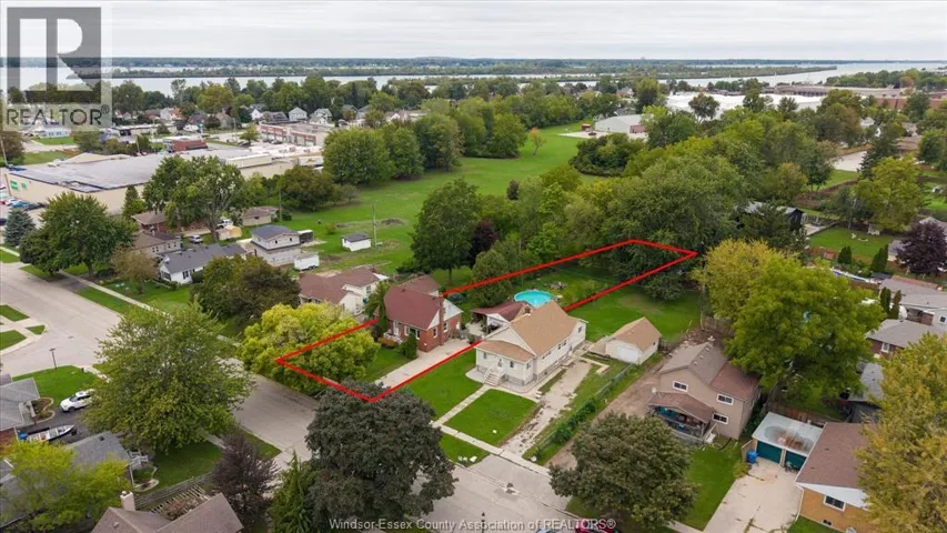 170 FORT, Amherstburg, Ontario N9V1B8