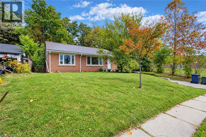 15 DUMBARTON Street, Guelph, Ontario N1E3T4
