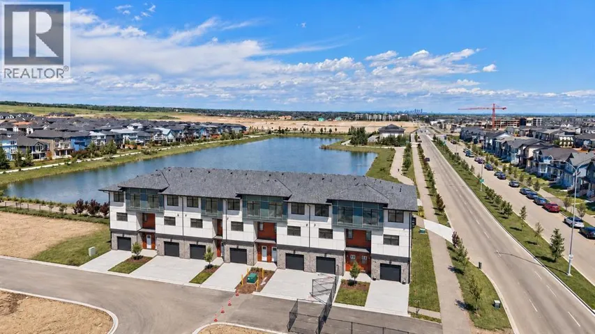 704, 30 Creekside Villas SW, Calgary, Alberta T1T1Z1