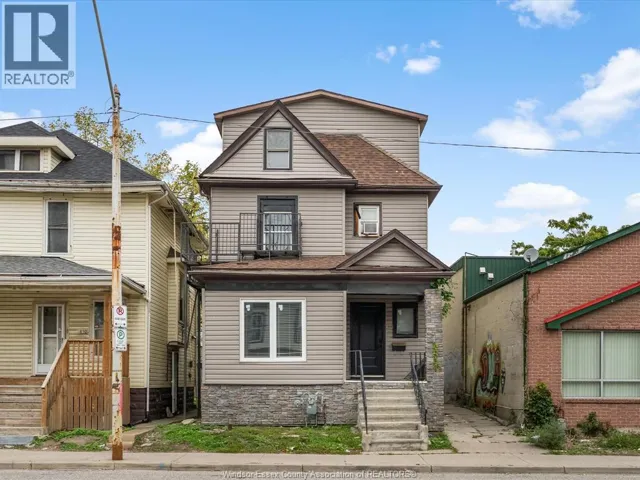 446 WYANDOTTE STREET West, Windsor, Ontario N9A5X4