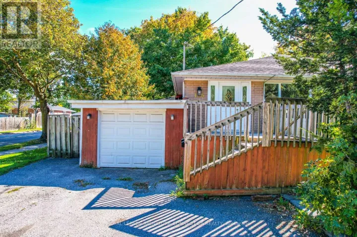 UPPER LEVEL - 166 CHERRYWOOD DRIVE, Newmarket (Bristol-London), Ontario L3Y2X7