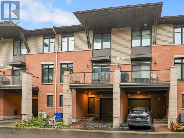 604 CHAPERAL PRIVATE, Ottawa, Ontario K4A0Y2