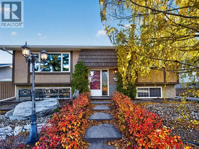 1219 Hunterquay Hill NW, Calgary, Alberta T2K4T3