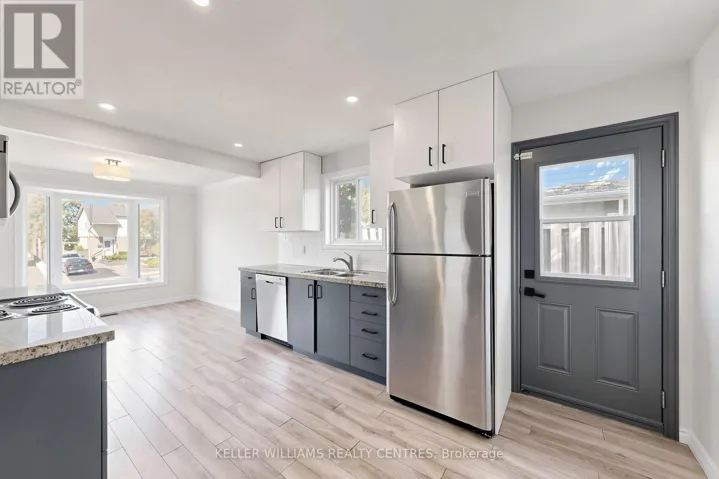 UPPER - 807 GREENFIELD CRESCENT, Newmarket (Huron Heights-Leslie Valley), Ontario L3Y3B2
