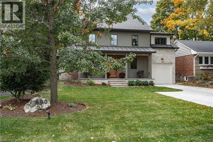 890 FOREST GLEN Avenue, Burlington, Ontario L7T2L2
