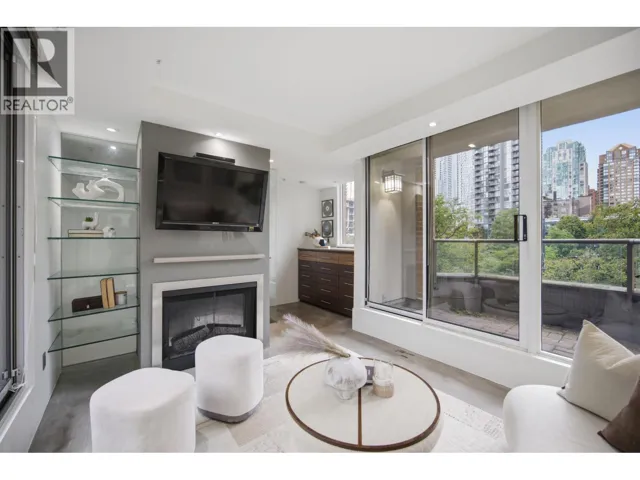 1182 RICHARDS STREET, Vancouver, British Columbia V6B3E6