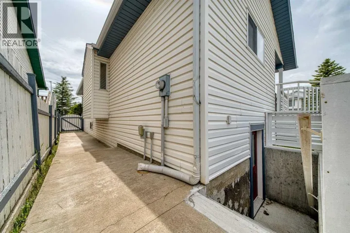 119 Applemont Close SE, Calgary, Alberta T2A7S3