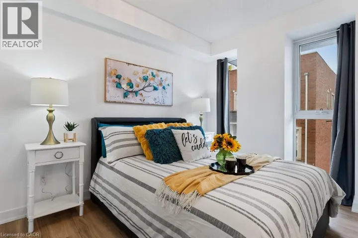 370 MARTHA Street Unit# 210, Burlington, Ontario L7R0G9