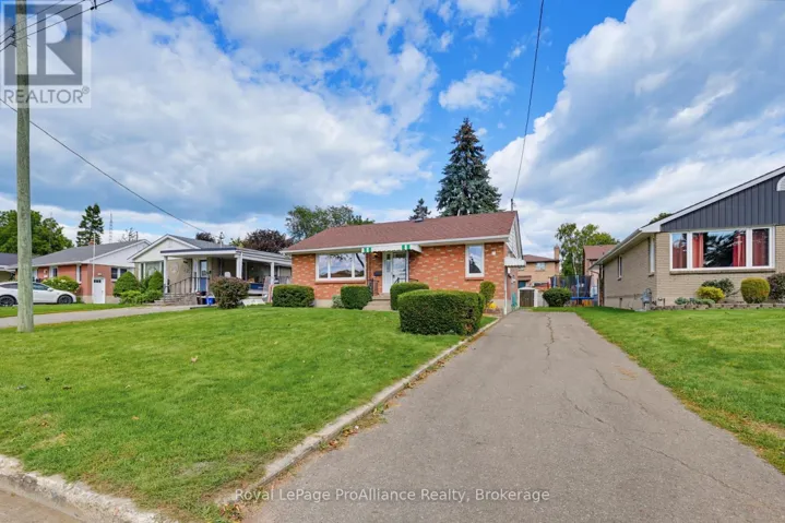 64 ELIZABETH CRESCENT, Belleville (Belleville Ward), Ontario K8N1K5