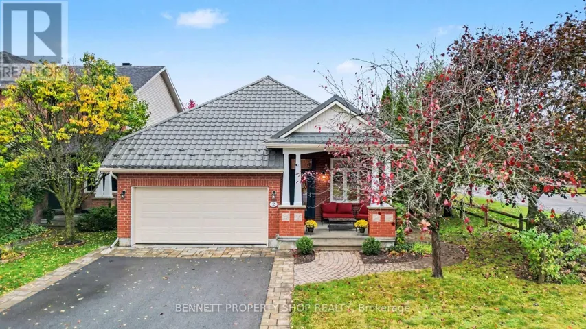 2 THUNDERBIRD CRESCENT, Ottawa, Ontario K2M2H4