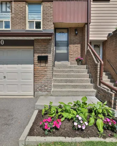 90 - 1221 DUNDIX ROAD, Mississauga (Applewood), Ontario L4Y3Y9