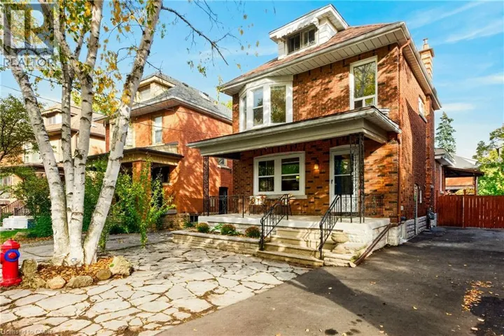 28 NORTH OVAL, Hamilton, Ontario L8S3Y6