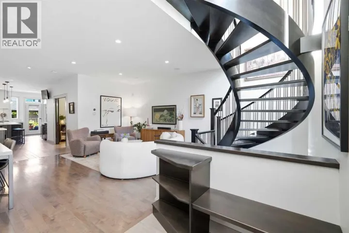 2042 49 Avenue SW, Calgary, Alberta T2T2V4